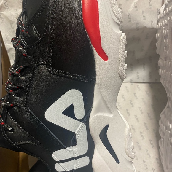 MENS FILA Headline sneaker. Tried on but never worn size 11 (US) - Picture 5 of 7
